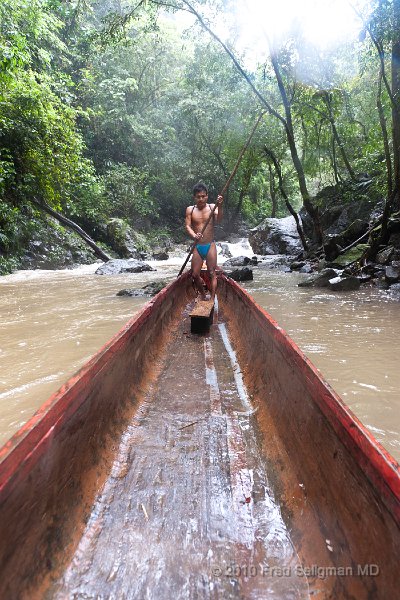 20101203_112303 D3.jpg - The boat is perhaps 40 feet long and can hold about a dozen people